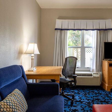 Hampton Inn & Suites Jacksonville Deerwood Park Esterno foto