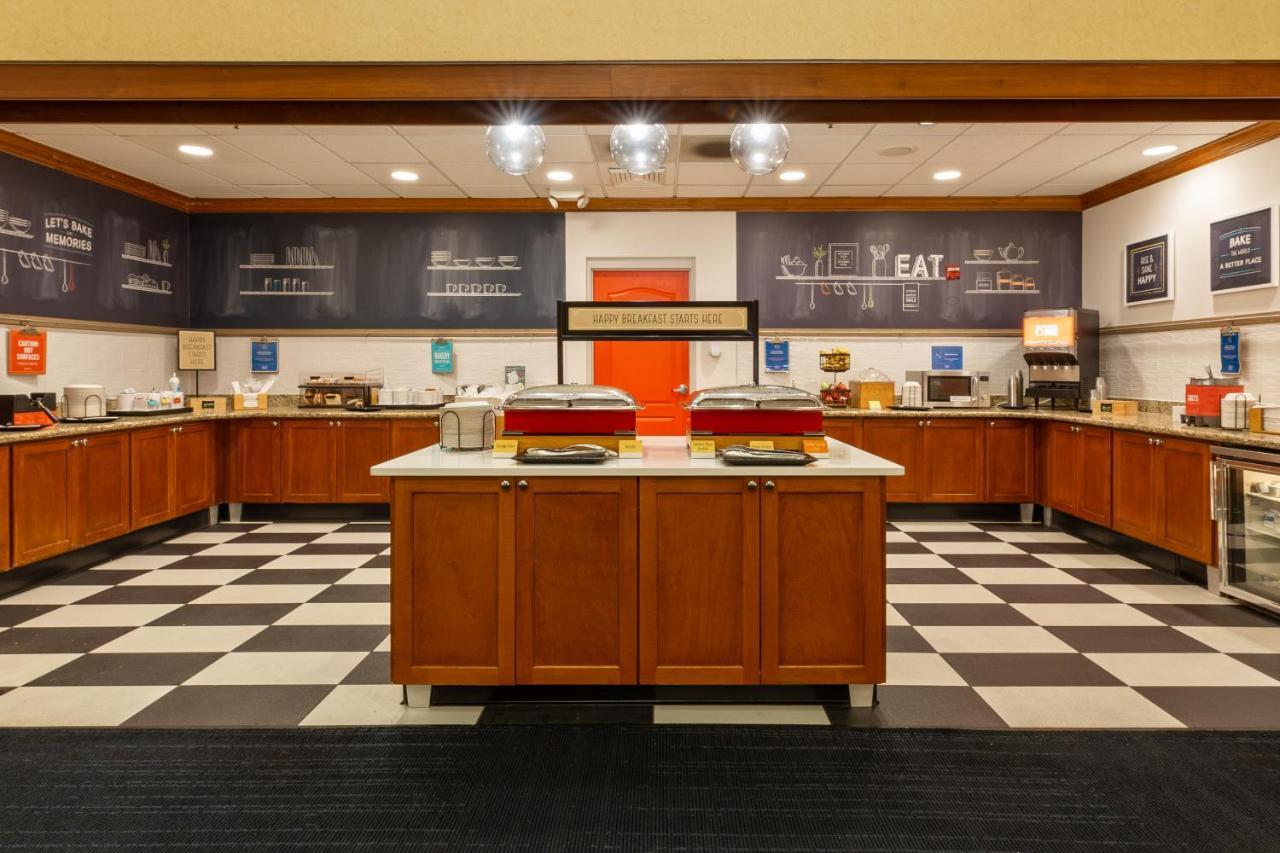 Hampton Inn & Suites Jacksonville Deerwood Park Esterno foto