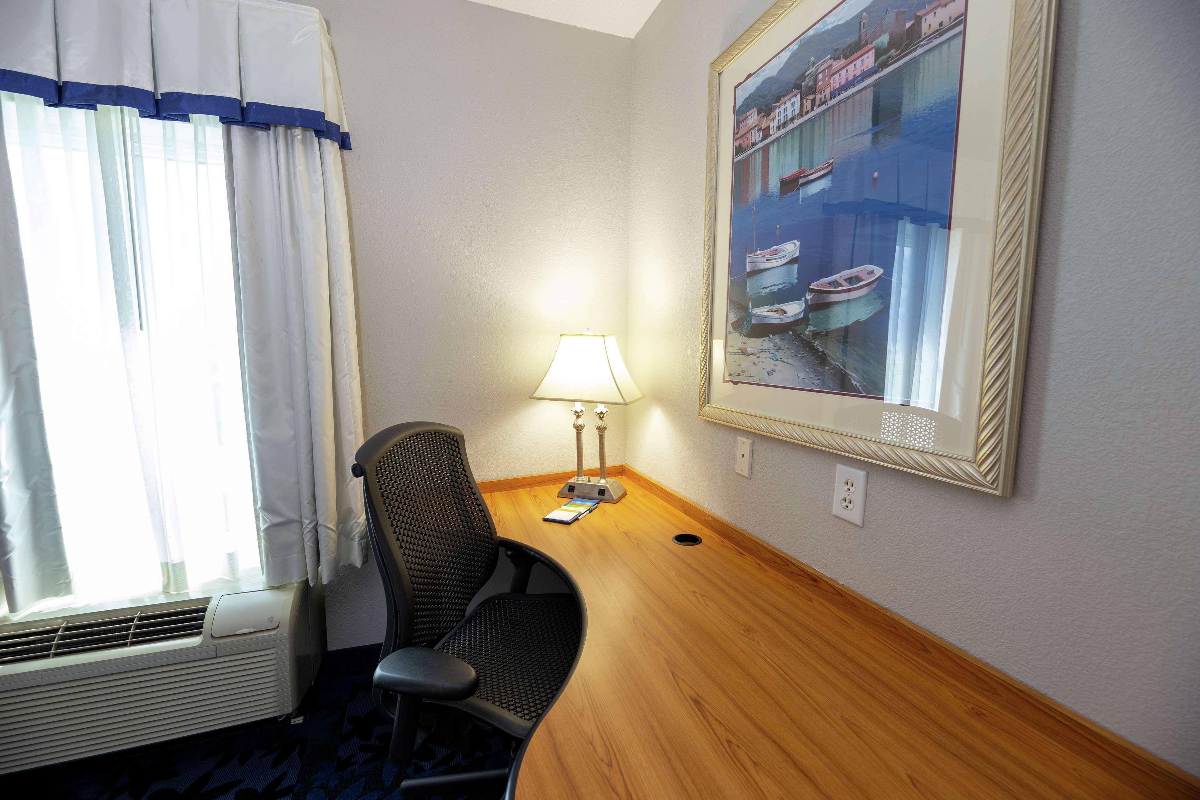 Hampton Inn & Suites Jacksonville Deerwood Park Esterno foto
