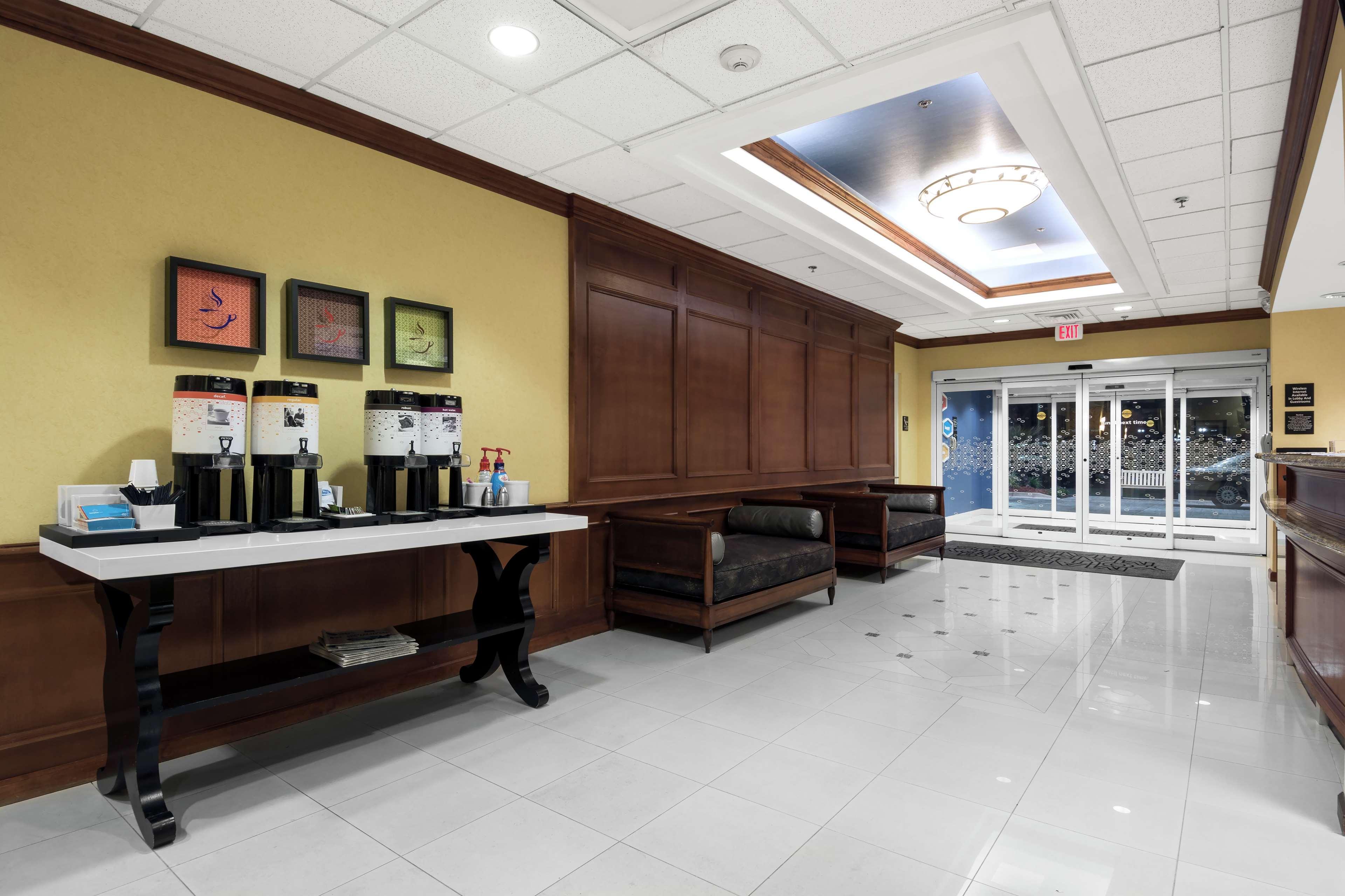 Hampton Inn & Suites Jacksonville Deerwood Park Esterno foto