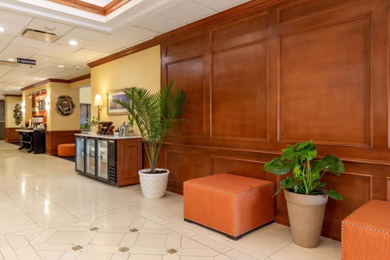 Hampton Inn & Suites Jacksonville Deerwood Park Esterno foto