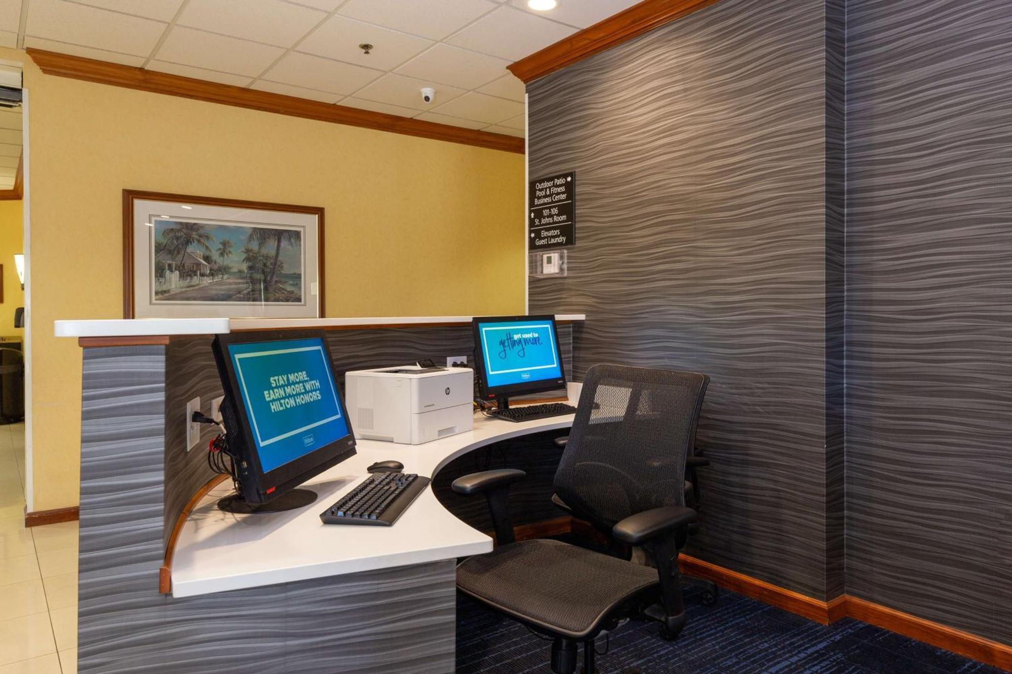 Hampton Inn & Suites Jacksonville Deerwood Park Esterno foto