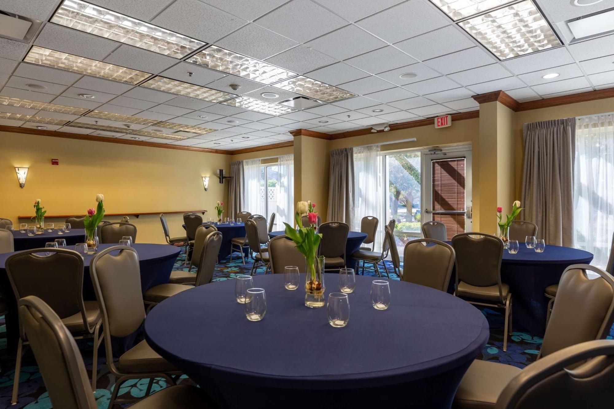 Hampton Inn & Suites Jacksonville Deerwood Park Esterno foto